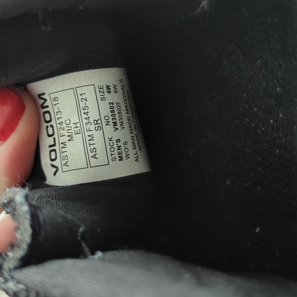 Volcom Men's Black/Gray Loafers. Boat Slip On Shoes Size 4 Wide. - Picture 7 of 7